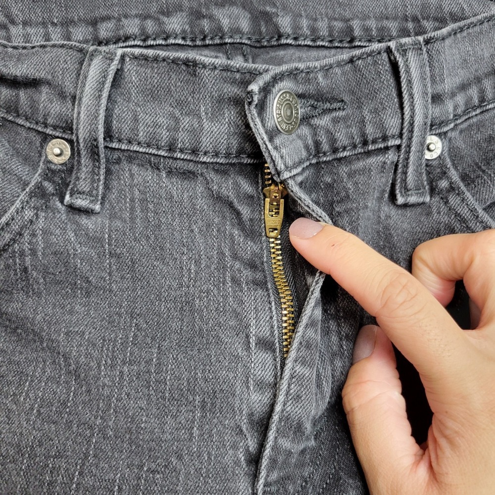 Levis Jeans Mens 33x32 Dark Gray Denim Red Tab Y2k Streetwear Grunge Frayed Hem - Picture 6 of 13